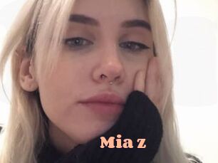 Mia_z